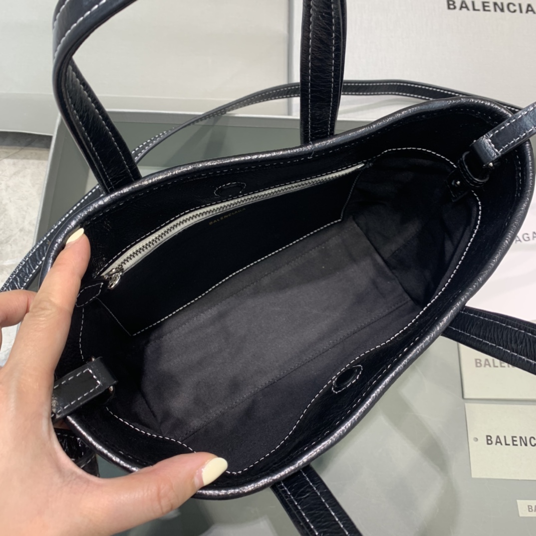 Balenciaga Tote Handbag Shopping Bag Black/White